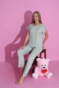 MLALE Yeşil Fitilli İnce Raporlu Kumaş Kol ve Paça Dantelli Kısa Kollu Bayan Pijama Takımı 4061-Y